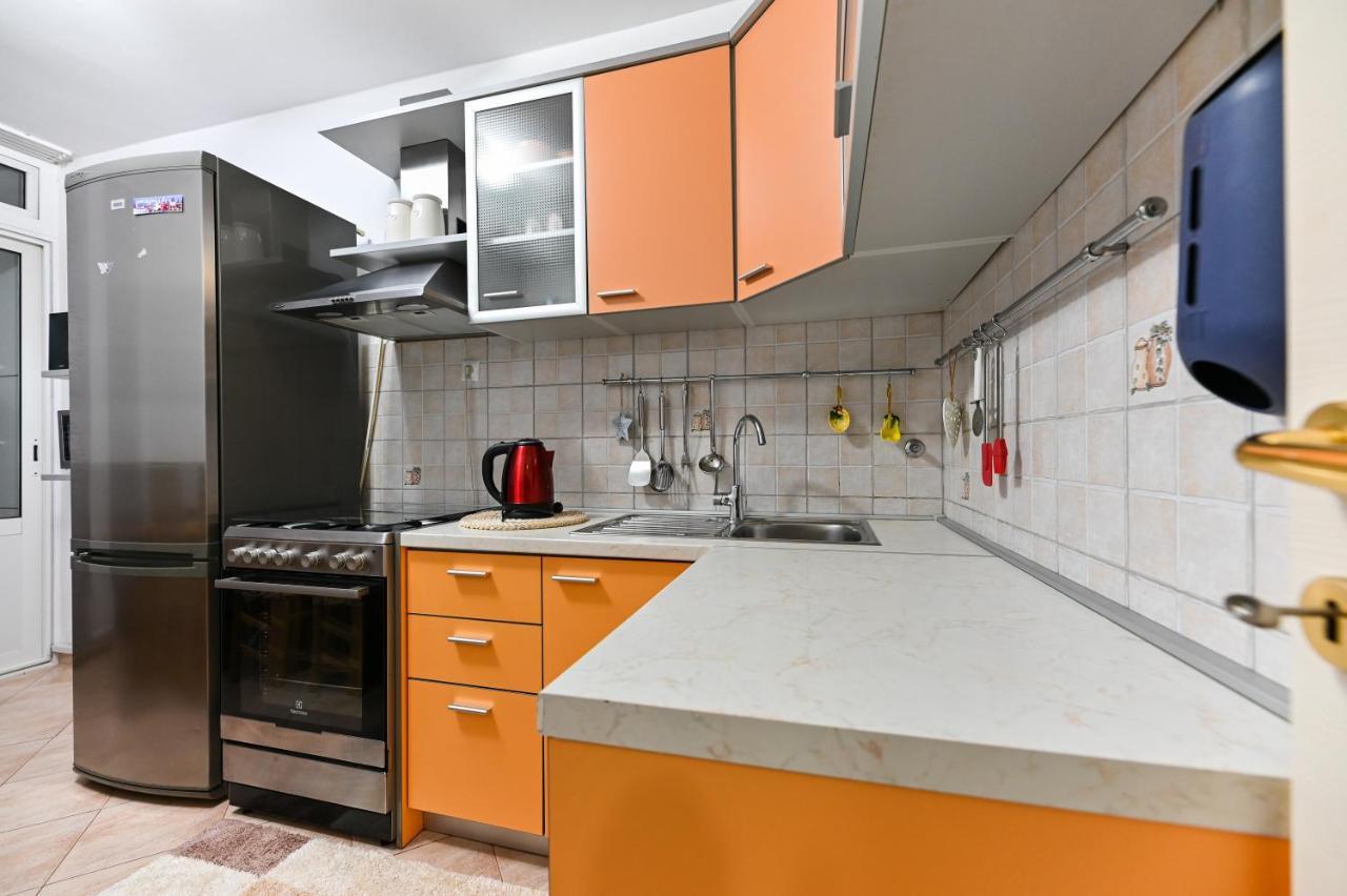 Apartment Ds *